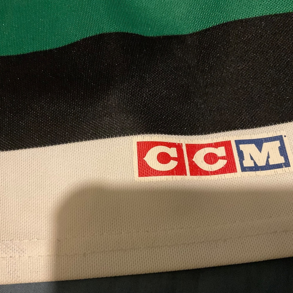 CCM BRAND MINESSOTA NORTH STARS HOCKEY JERSEY 1990 VINTAGE SIZE 48in chest - Picture 9 of 12